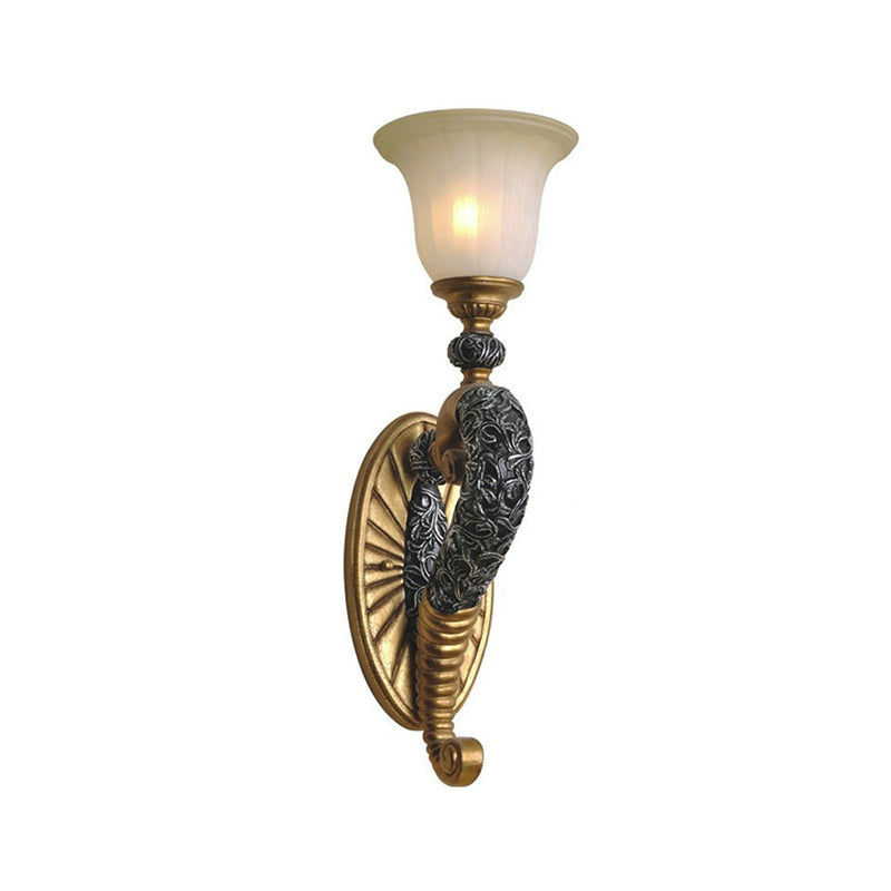 Vivolux | Retro stijl bell wandlamp 1 gloeilamp amber glazen wandverlichting met bronzen/gouden gebogen arm voor slaapkamer