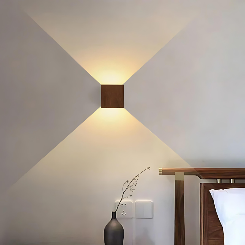 Vivolux | NordiLume | Skandinavische quadratische Holz-Wandleuchte