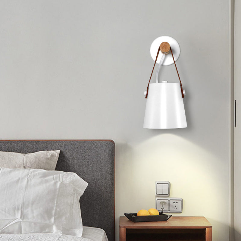 Vivolux | Metalen Kegel Wandlamp Modernist 1 Kop Wit/Zwart Wandverlichting Met Houten Arm