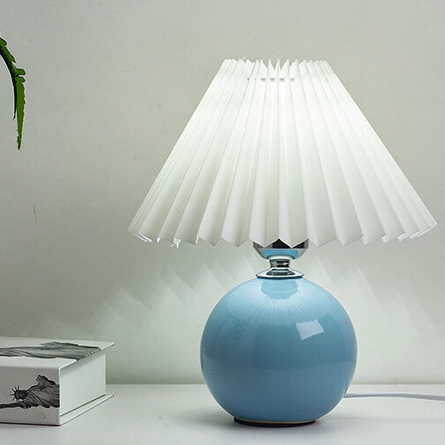 Vivolux | Nordische minimalistische 1-flammige Tischlampe aus Keramik mit Plissee