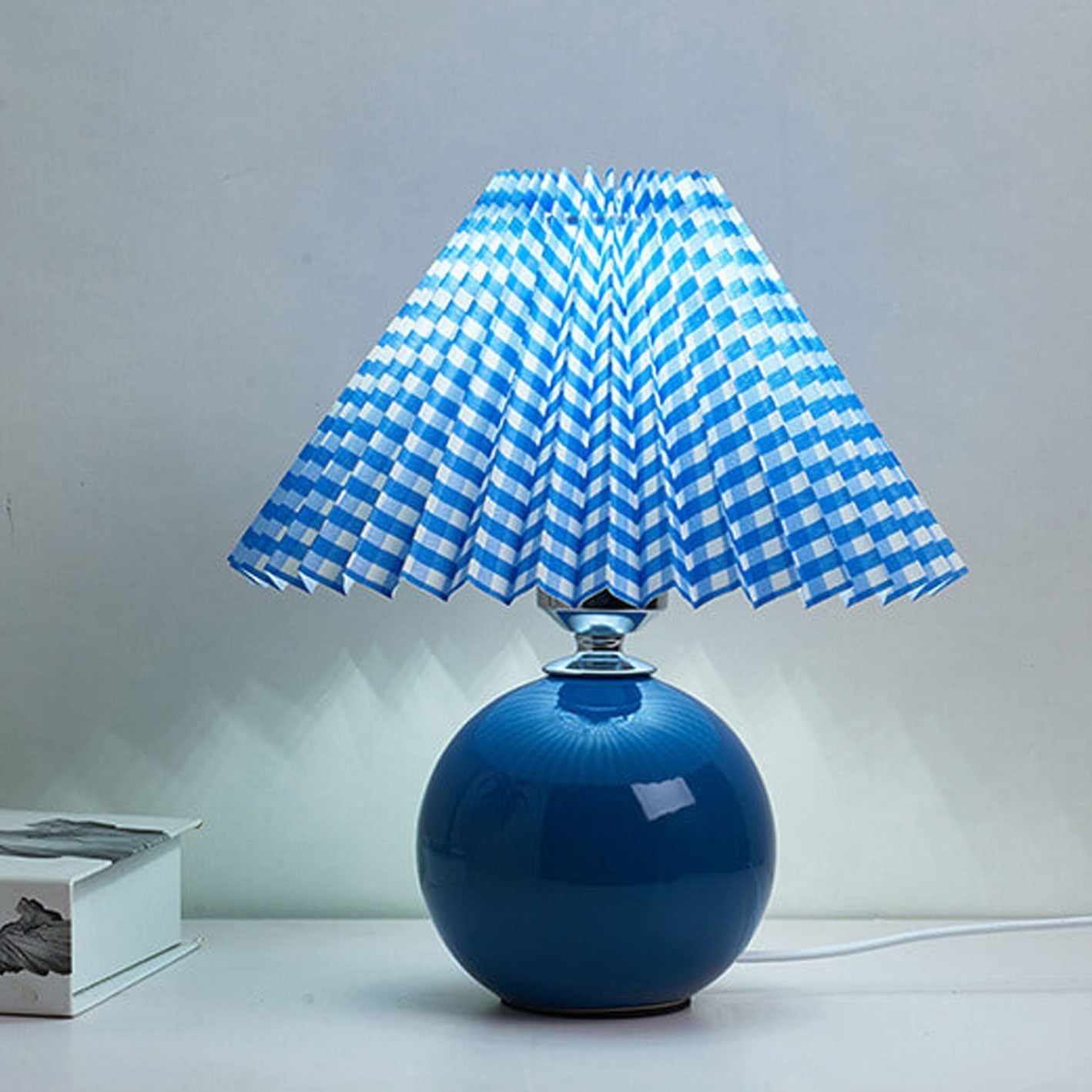 Vivolux | Nordische minimalistische 1-flammige Tischlampe aus Keramik mit Plissee