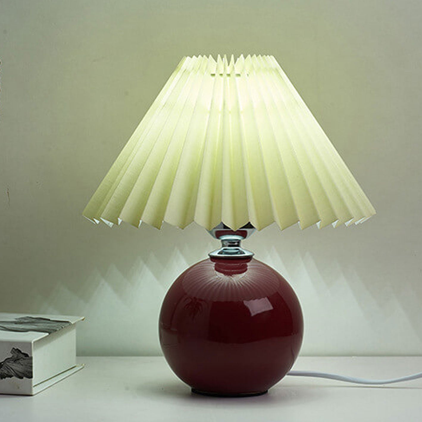 Vivolux | Nordische minimalistische 1-flammige Tischlampe aus Keramik mit Plissee