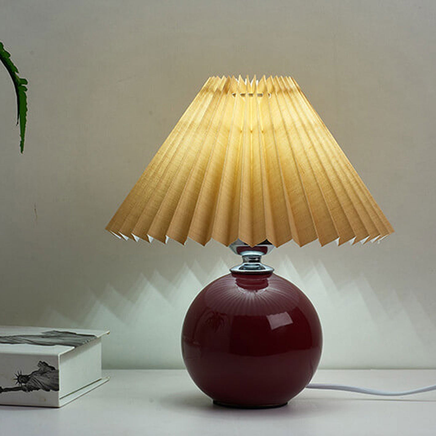 Vivolux | Nordische minimalistische 1-flammige Tischlampe aus Keramik mit Plissee