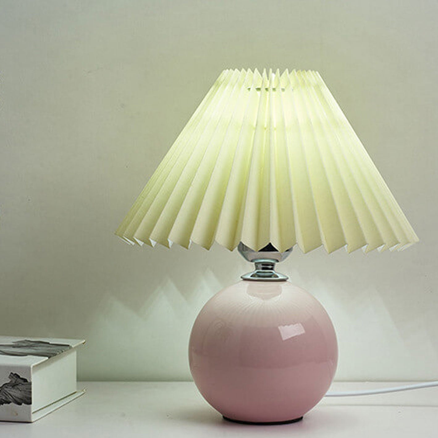 Vivolux | Nordische minimalistische 1-flammige Tischlampe aus Keramik mit Plissee