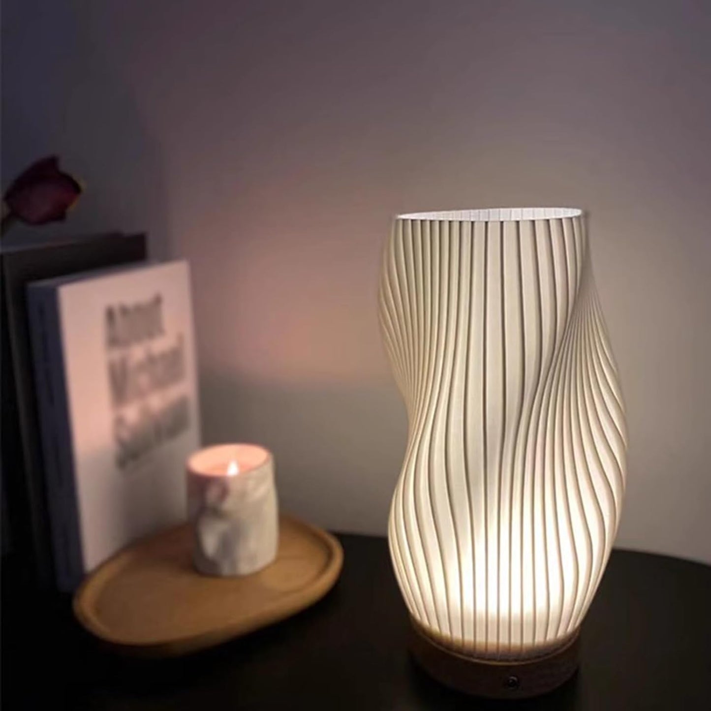 Vivolux | USB-Driven & Elegante Wellen-Design Tischlampe | WaveGlow