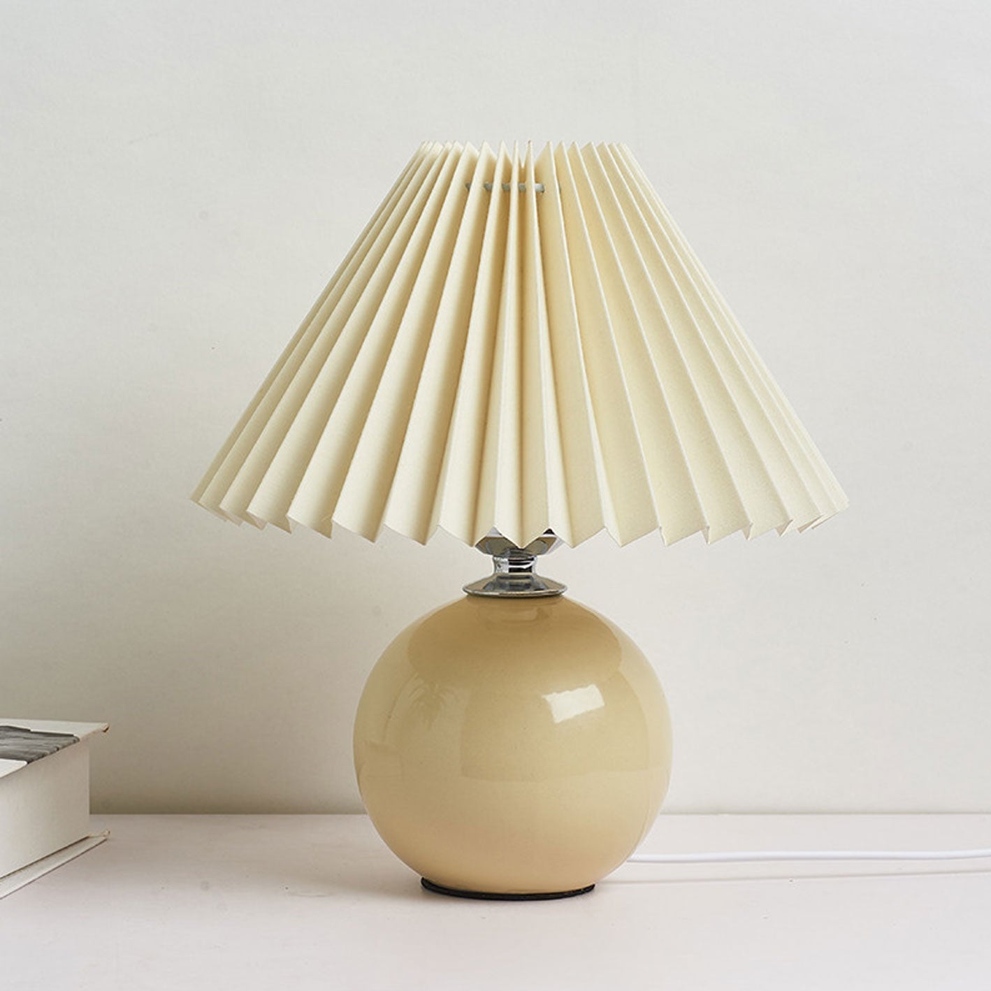 Vivolux | Nordische minimalistische 1-flammige Tischlampe aus Keramik mit Plissee