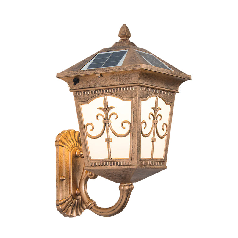 Vivolux | Aluminium Quartet Religie Wandlamp Rustiek 1-Lichts Binnenplaats Sconces Verlichting in Messing met Zonne-energiepaneel