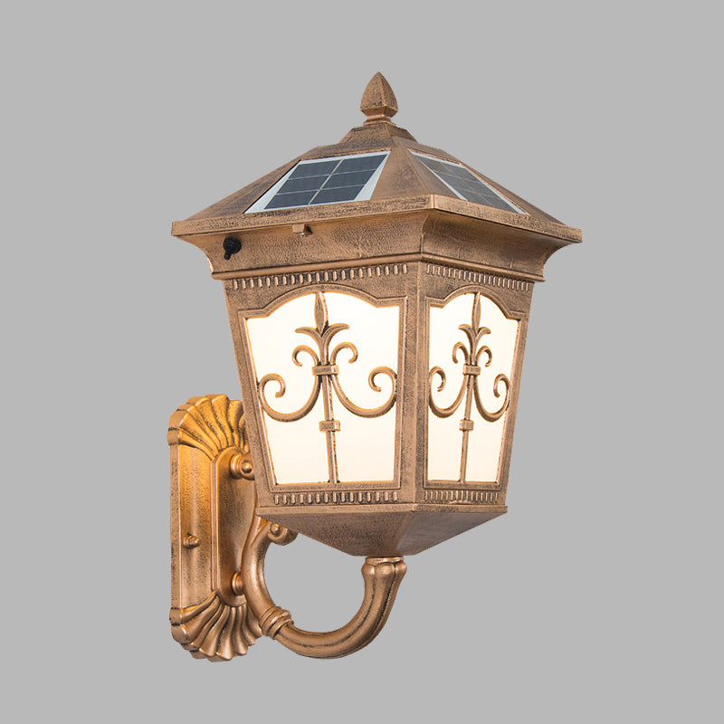 Vivolux | Aluminium Quartet Religie Wandlamp Rustiek 1-Lichts Binnenplaats Sconces Verlichting in Messing met Zonne-energiepaneel