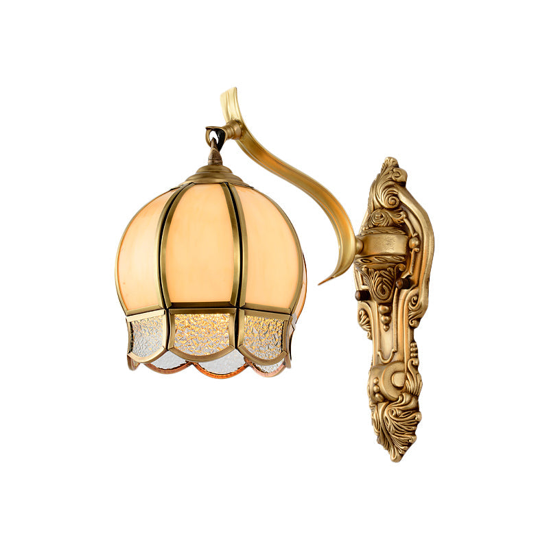 Vivolux | 1 Hoofd Wandmontage Verlichtings Traditionele Sferische Tan Glas Wandlamp in Messing voor Woonkamer