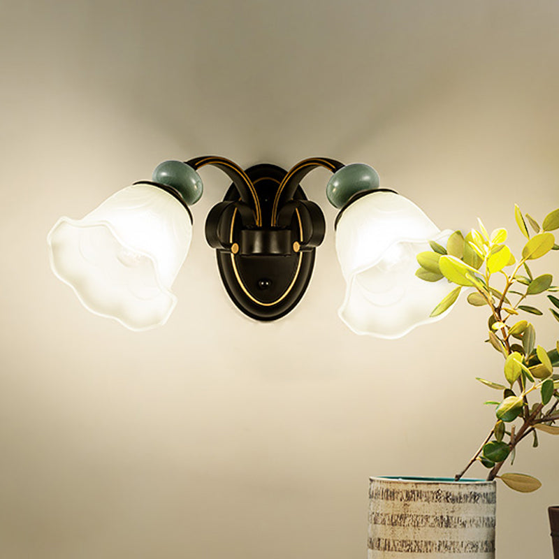 Vivolux | 1/2 Lampen Wandmontierte Licht Retro Stil Blume Frosted Glas Wandbeleuchtung Ideen in Schwarz mit schwingendem Arm