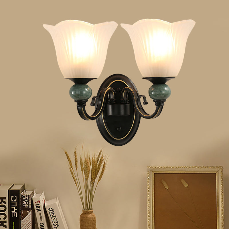 Vivolux | Schwarze Fließende Wandlampe Traditionelles Opal Rippenglas 1/2-Birnen Schlafzimmer Wandleuchte mit Wirbelarm