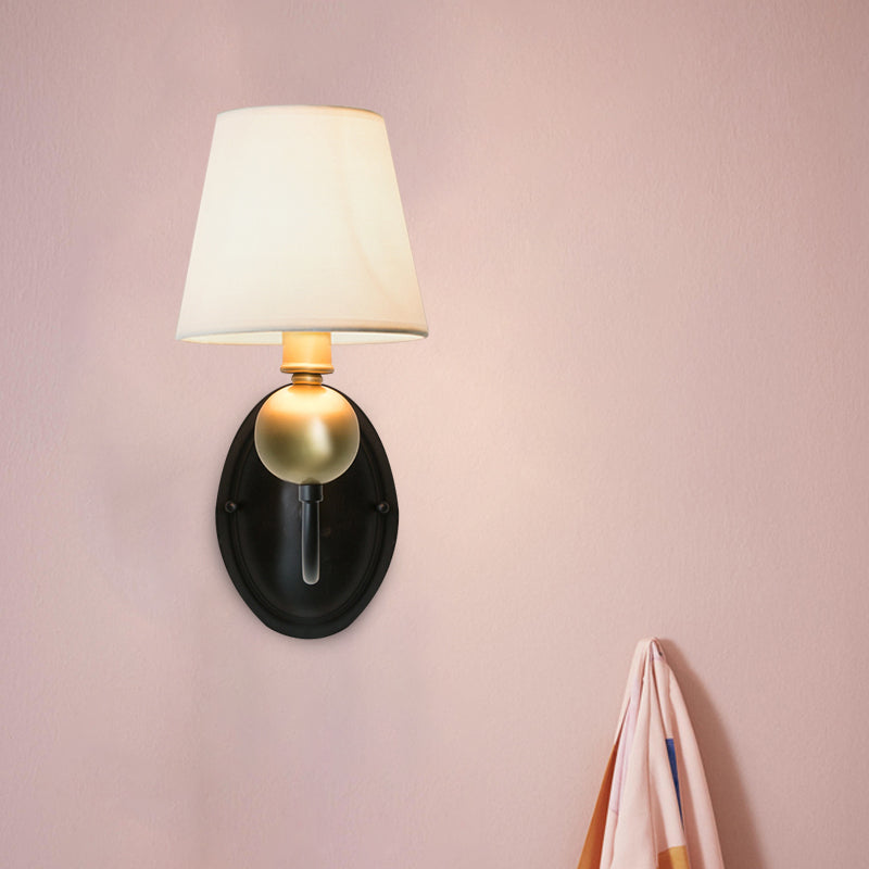 Vivolux | Tapered Fabric Wand Sconces Licht Landelijk 1/2-Bulb Slaapkamer Wandmontage Verlichting in Wit/Beige met Gebogen Arm