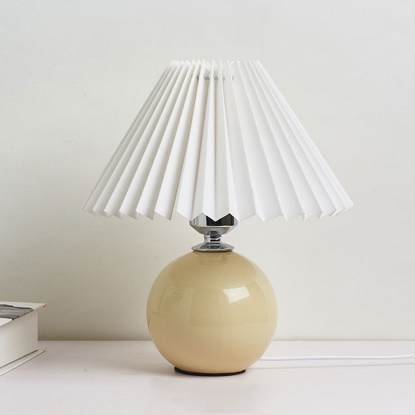 Vivolux | Nordische minimalistische 1-flammige Tischlampe aus Keramik mit Plissee