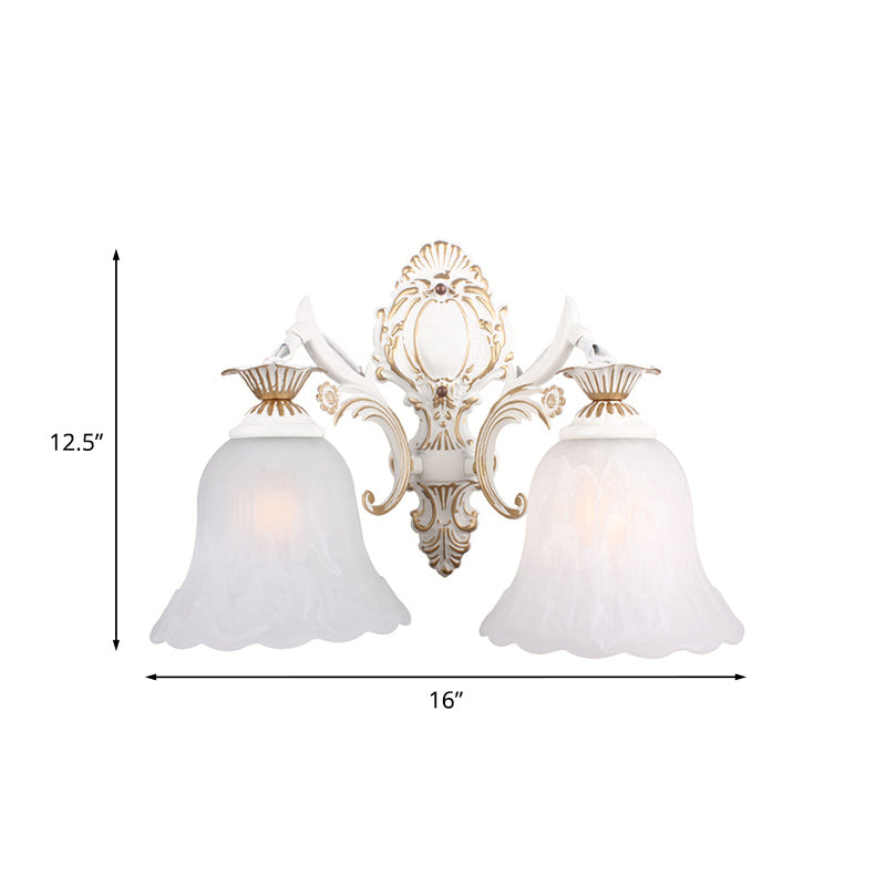 Vivolux | Traditionele Bel Wandlamp 1/2-Bulb Witte Glazen Wandverlichtingsarmatuur met Gesneden Arm voor Slaapkamer