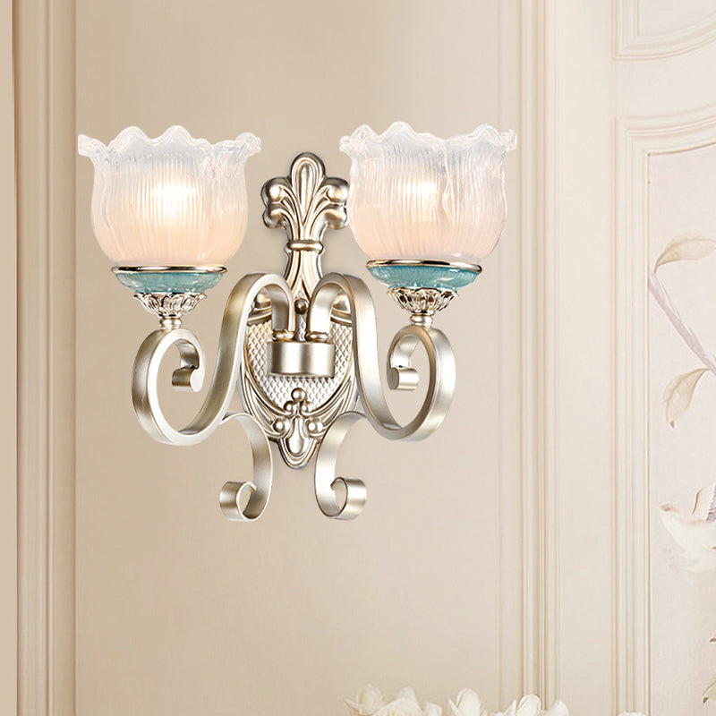Vivolux | Zilver 1/2-Head Wandverlichting Traditionele Crème Glazen Bloesem Wandlamp met Geschulpte Arm