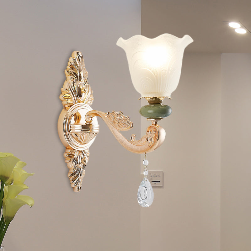 Vivolux | Traditionelle Rüschenschirm Wandlampe 1/2-Glühbirne Opal Mattglas Wandbeleuchtung in Gold