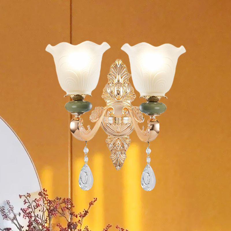 Vivolux | Traditionelle Rüschenschirm Wandlampe 1/2-Glühbirne Opal Mattglas Wandbeleuchtung in Gold