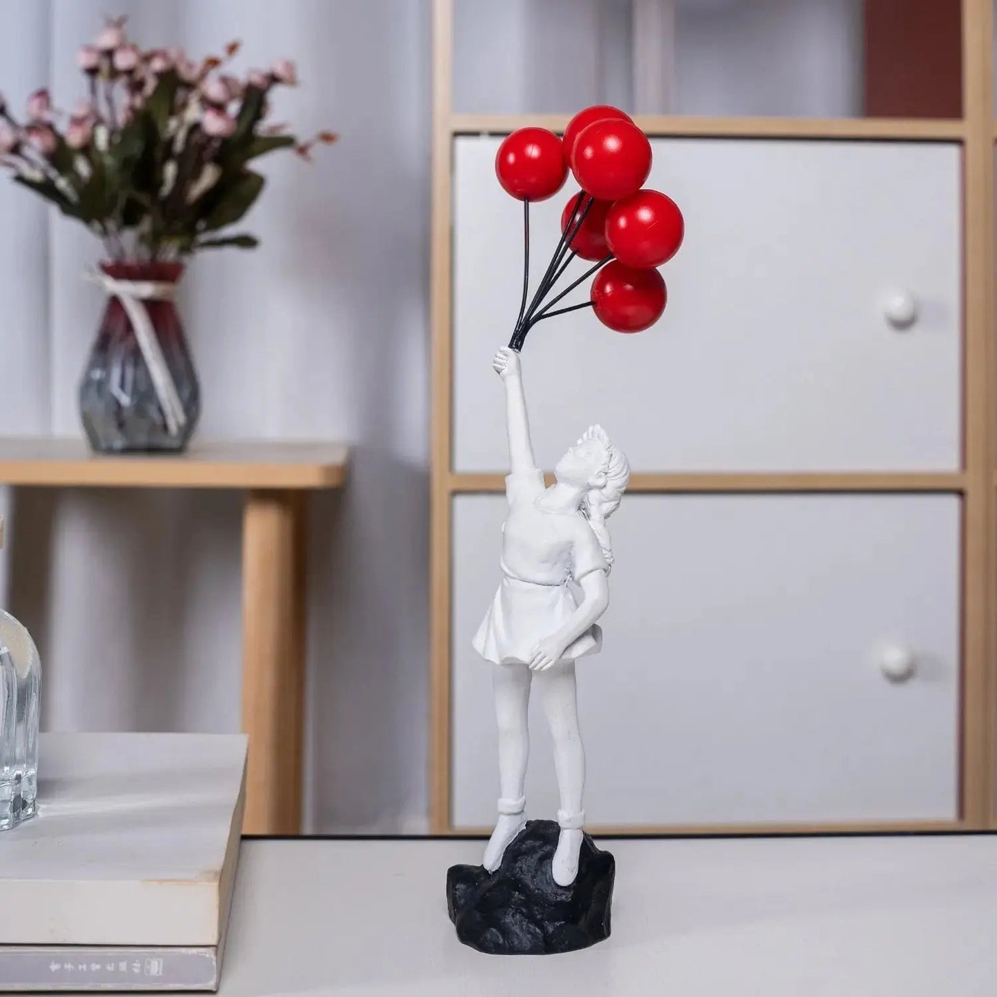 Vivolux | Banksy fliegendes Ballonmädchen Statue