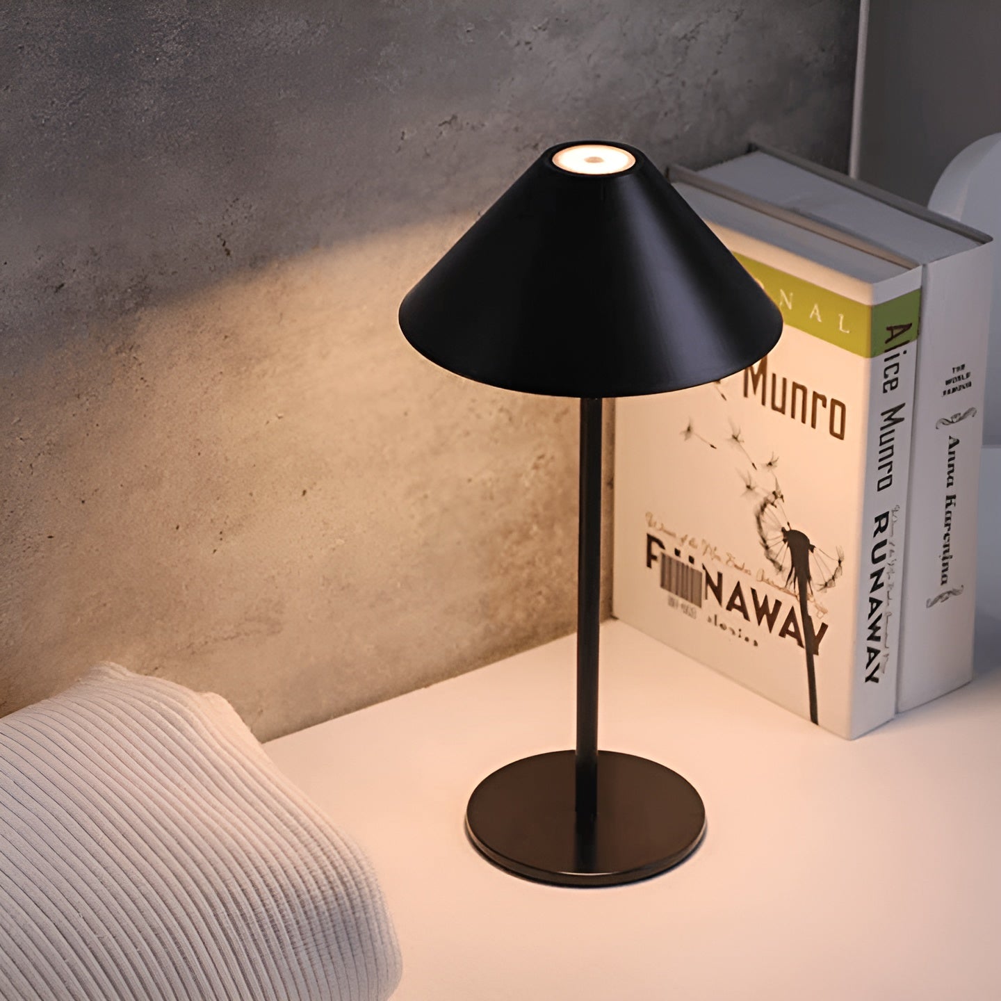Vivolux | LumiLuxe - Dimmbare Nordic Cone LED-Tischleuchte mit Touch Control