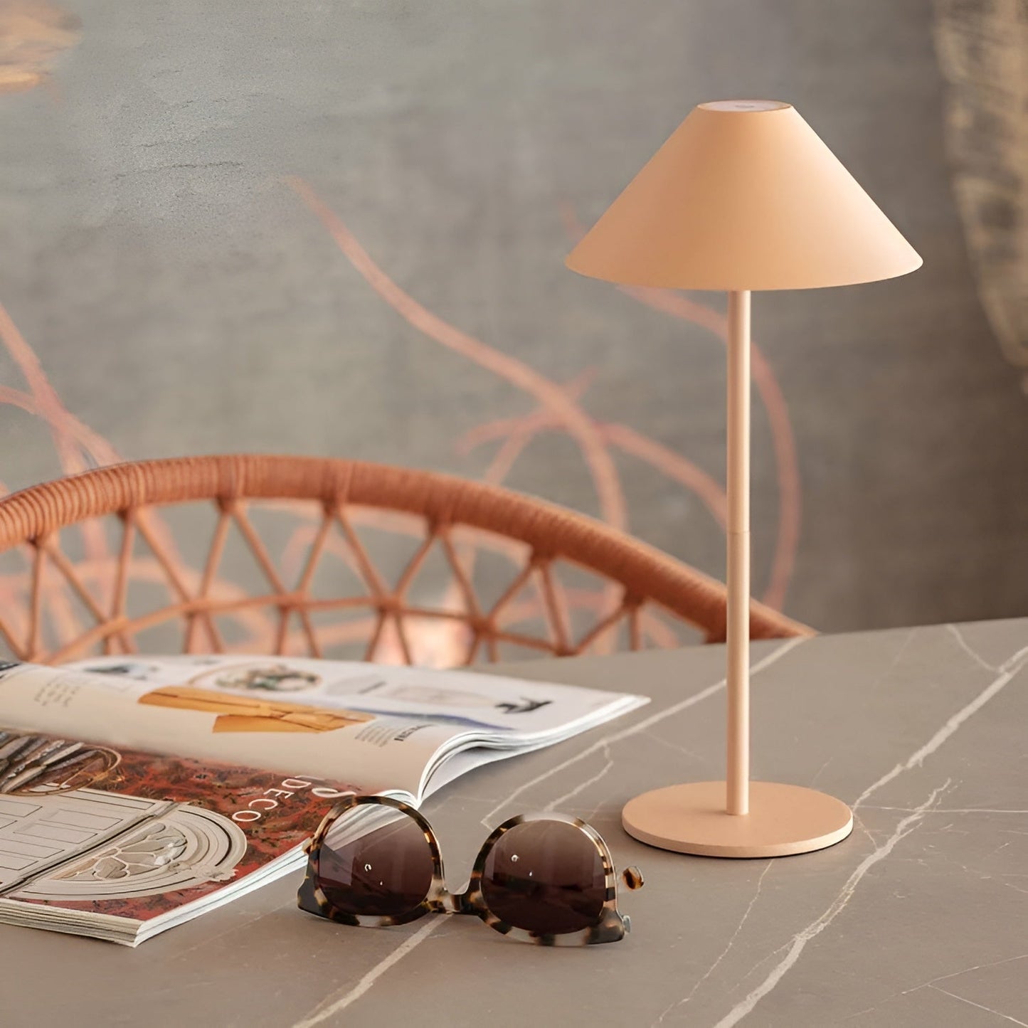 Vivolux | LumiLuxe - Dimmbare Nordic Cone LED-Tischleuchte mit Touch Control