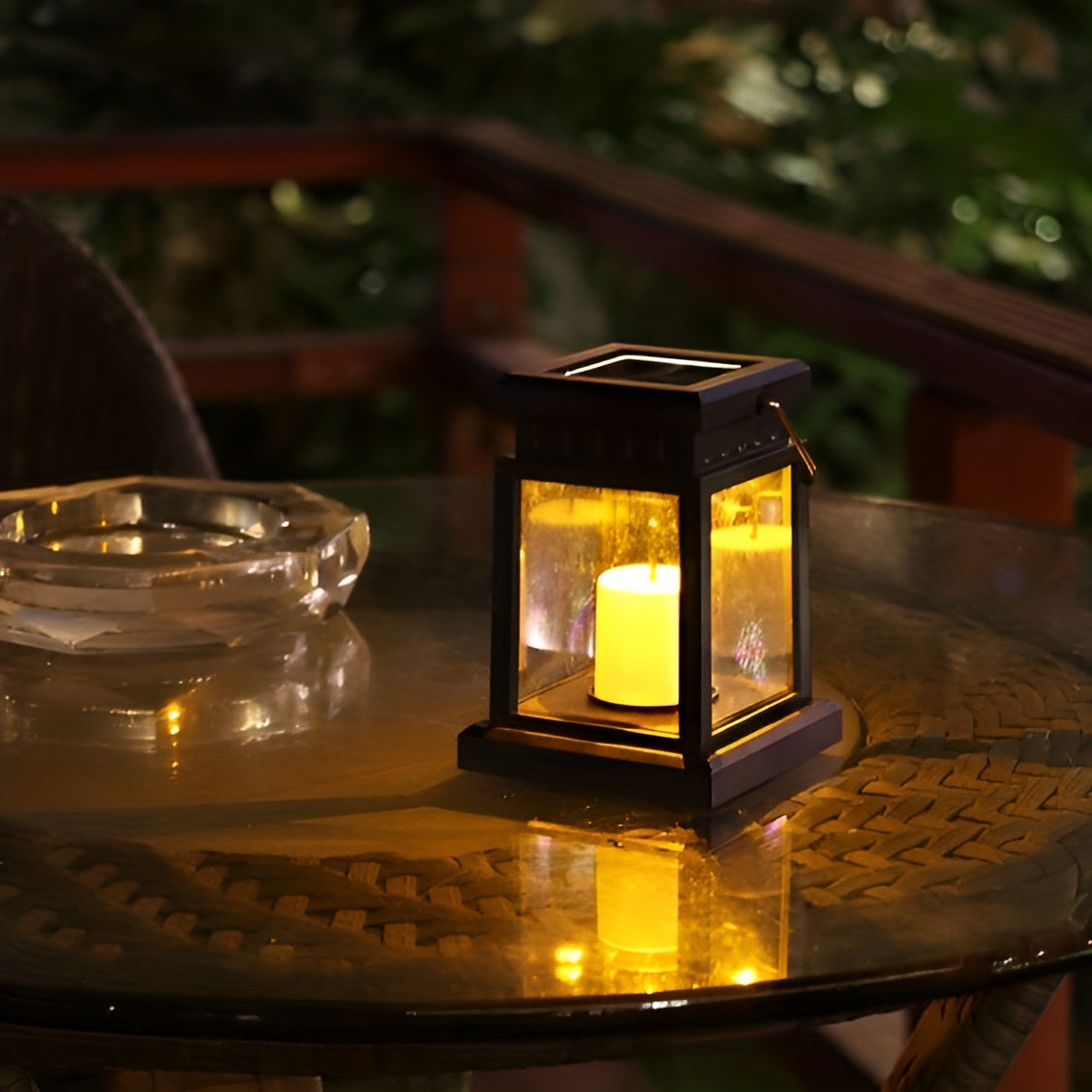 Vivolux | Magic Lantern - Solar-powered bulbs with dual panel control