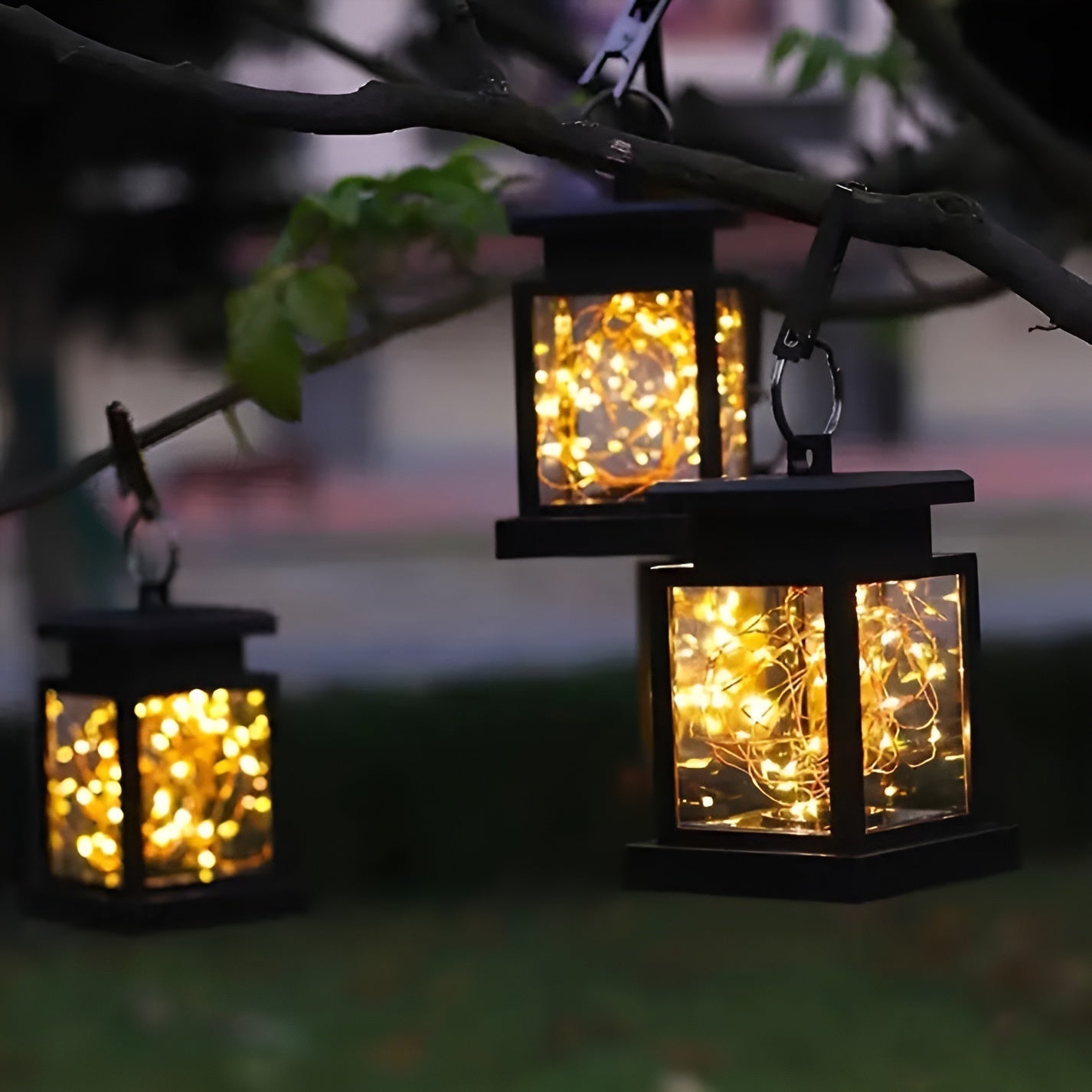 Vivolux | Magic Lantern - Solar-powered bulbs with dual panel control
