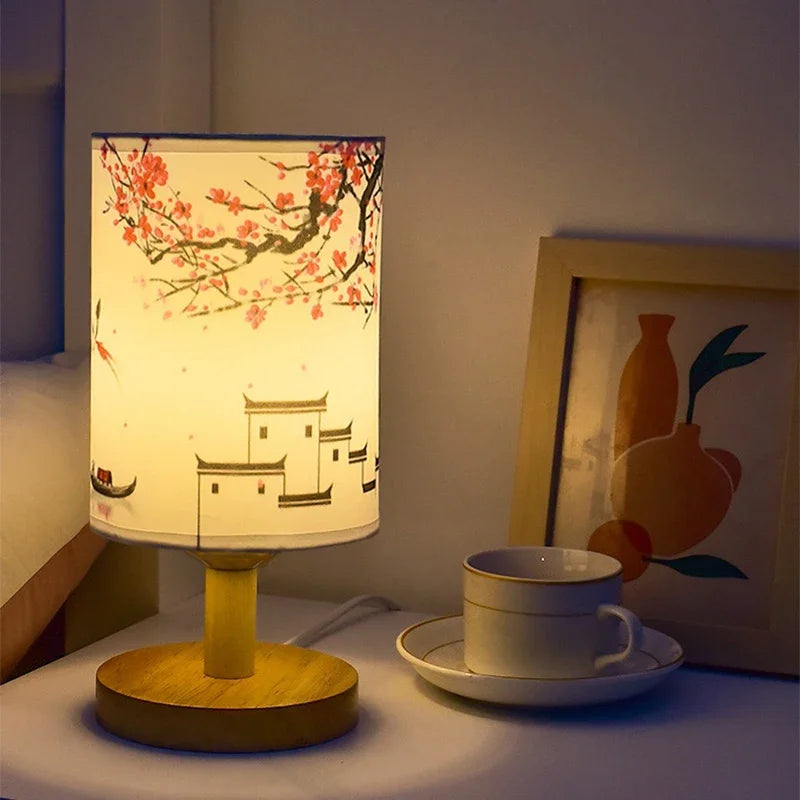Vivolux | Dimmbare LED Nachttischlampe mit Stoffschirm in Pflaumenblüte – Perfekte Schlafzimmernachtlampe