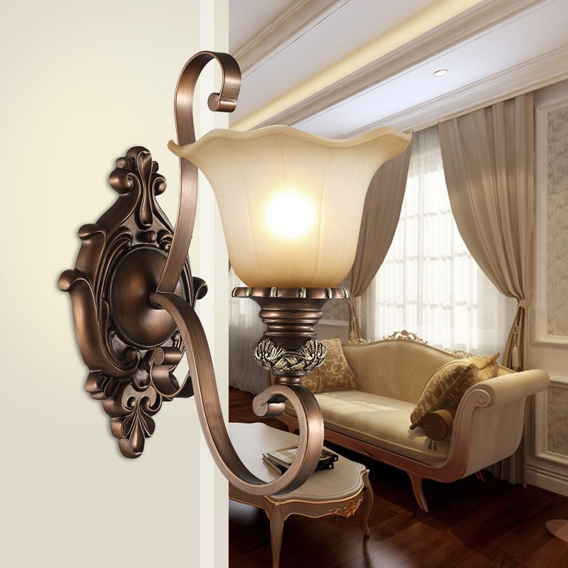 Vivolux | Retro Flared Wandleuchte 1-Lampe Frosted Glas Wandmontierte Licht mit Metall geschnitztem Arm in Rost