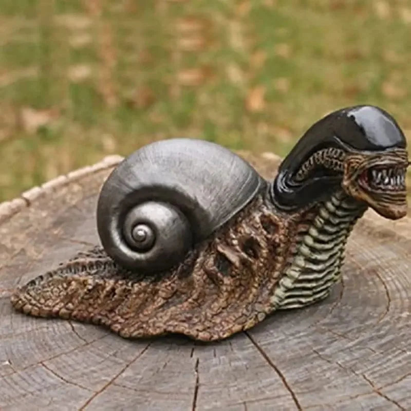 Vivolux | Variation Snail Statue, Resin Evil Snail Sculpture Alien Lover's New Favorite Home Office Decoration Garden Outdoor Decoration