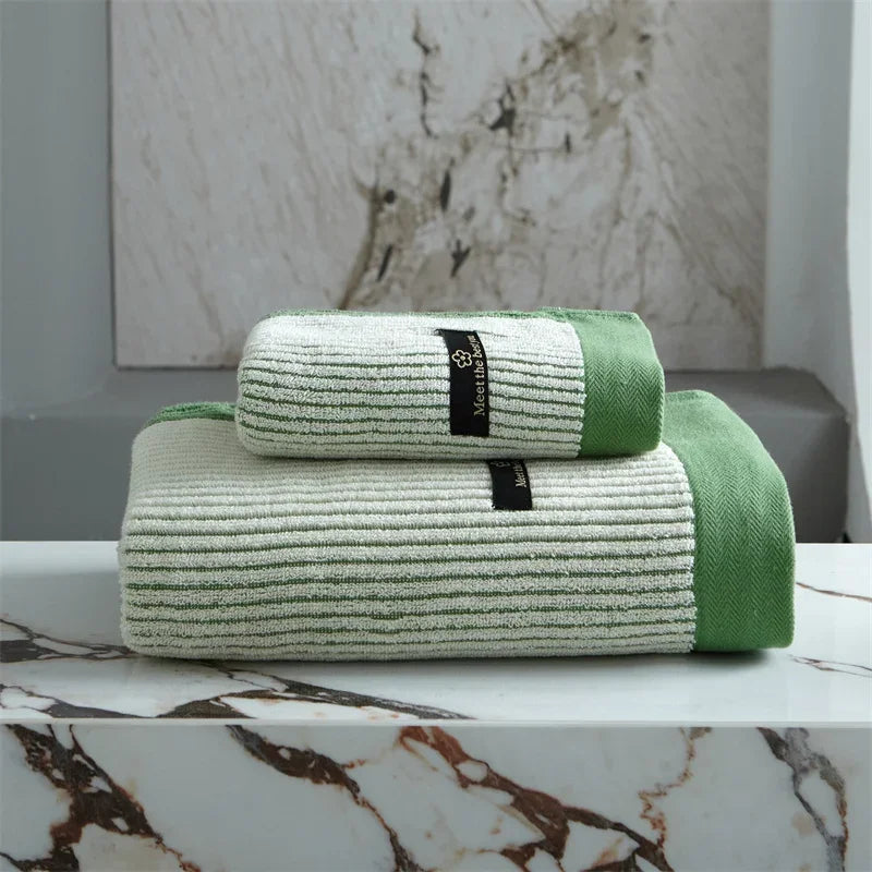 Vivolux | PureSoft – Luxuriertes Badetuch aus 100% Bio-Baumwolle
