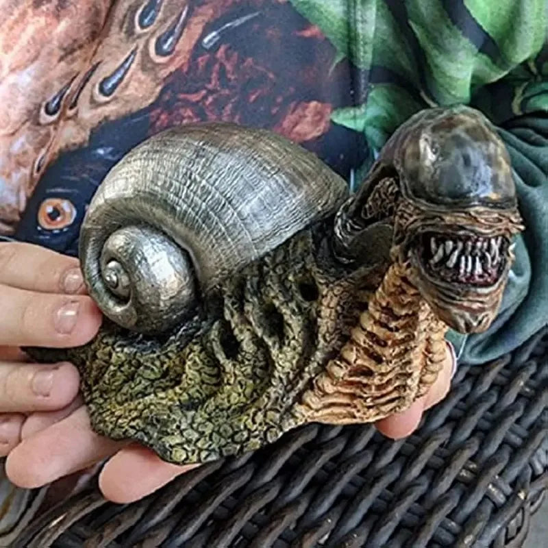 Vivolux | Variation Snail Statue, Resin Evil Snail Sculpture Alien Lover's New Favorite Home Office Decoration Garden Outdoor Decoration