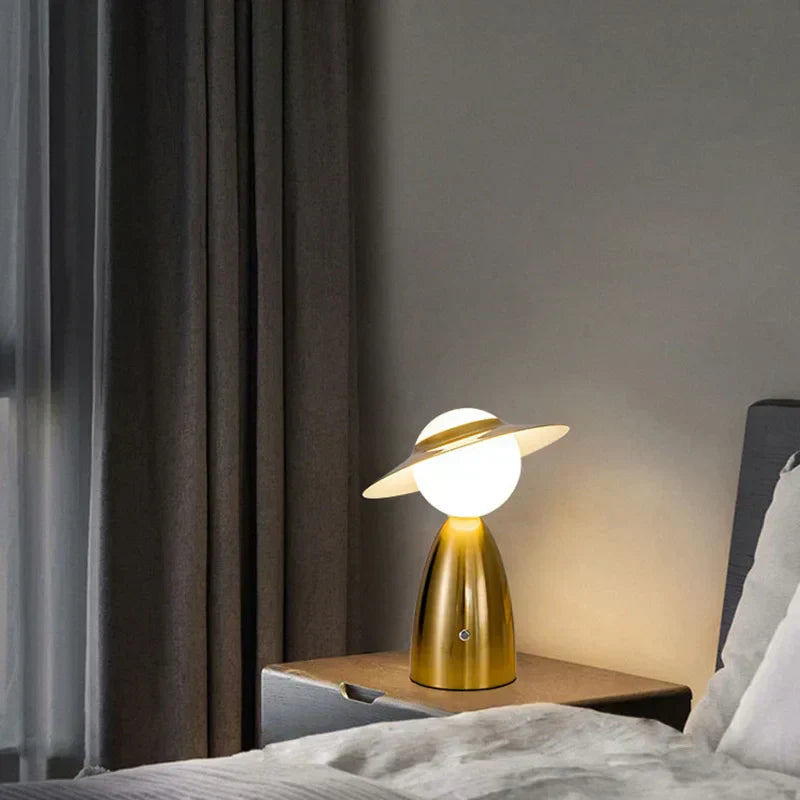 Vivolux | Akku-Tischlampe Mann mit Mütze