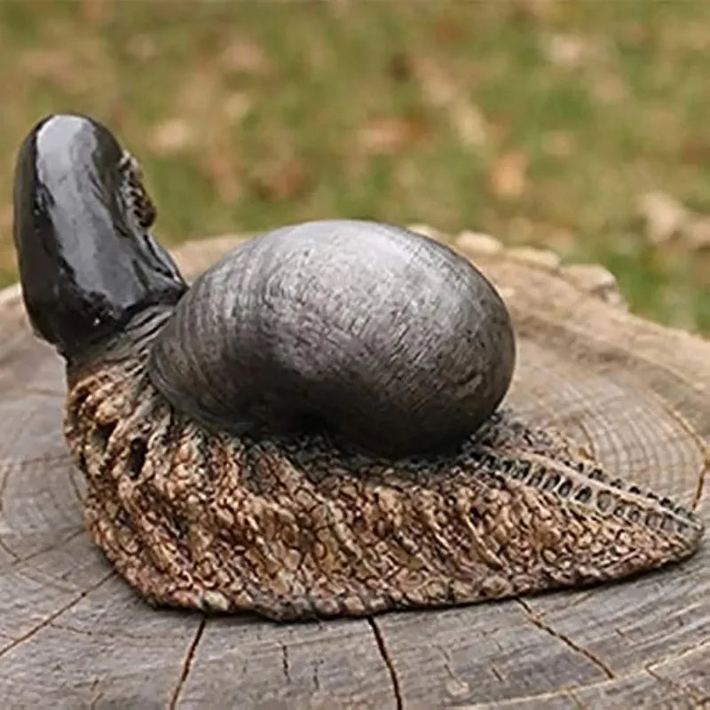 Vivolux | Variation Snail Statue, Resin Evil Snail Sculpture Alien Lover's New Favorite Home Office Decoration Garden Outdoor Decoration