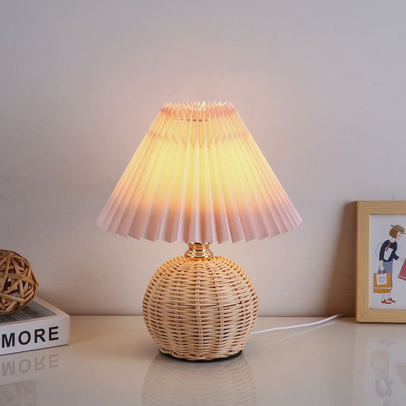 Vivolux | RattaLume Nordic LED Tischlampe | Geflochtenes Rattan & Faltstoffschirm | Stimmungslicht | Deko fürs Schlafzimmer