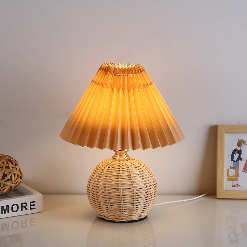 Vivolux | RattaLume Nordic LED Tischlampe | Geflochtenes Rattan & Faltstoffschirm | Stimmungslicht | Deko fürs Schlafzimmer