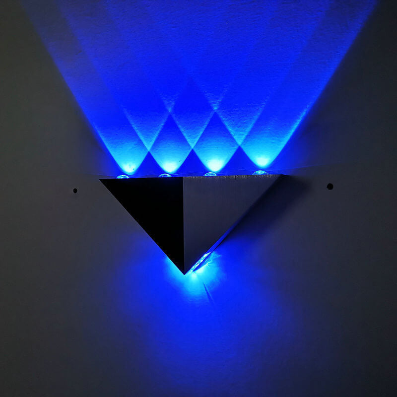 Vivolux | TriLumina Prisma LED Wandleuchte | Kreatives Pyramidendesign | Aluminium & Acryl | Farbige Lichtoptionen