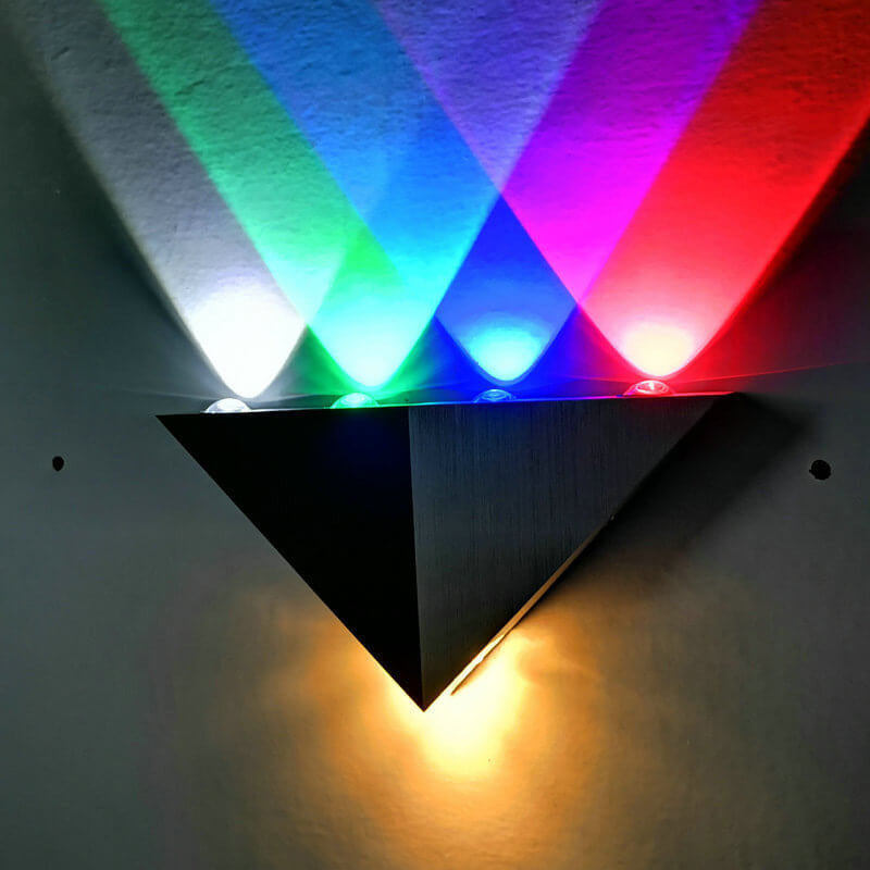 Vivolux | TriLumina Prisma LED Wandleuchte | Kreatives Pyramidendesign | Aluminium & Acryl | Farbige Lichtoptionen