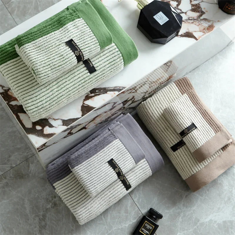 Vivolux | PureSoft – Luxuriertes Badetuch aus 100% Bio-Baumwolle