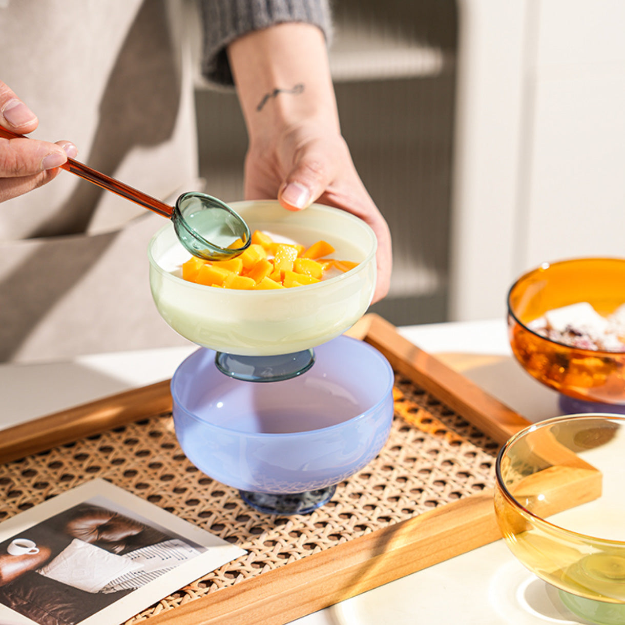 Bunte Borosilikat-Dessertschale mit Löffel