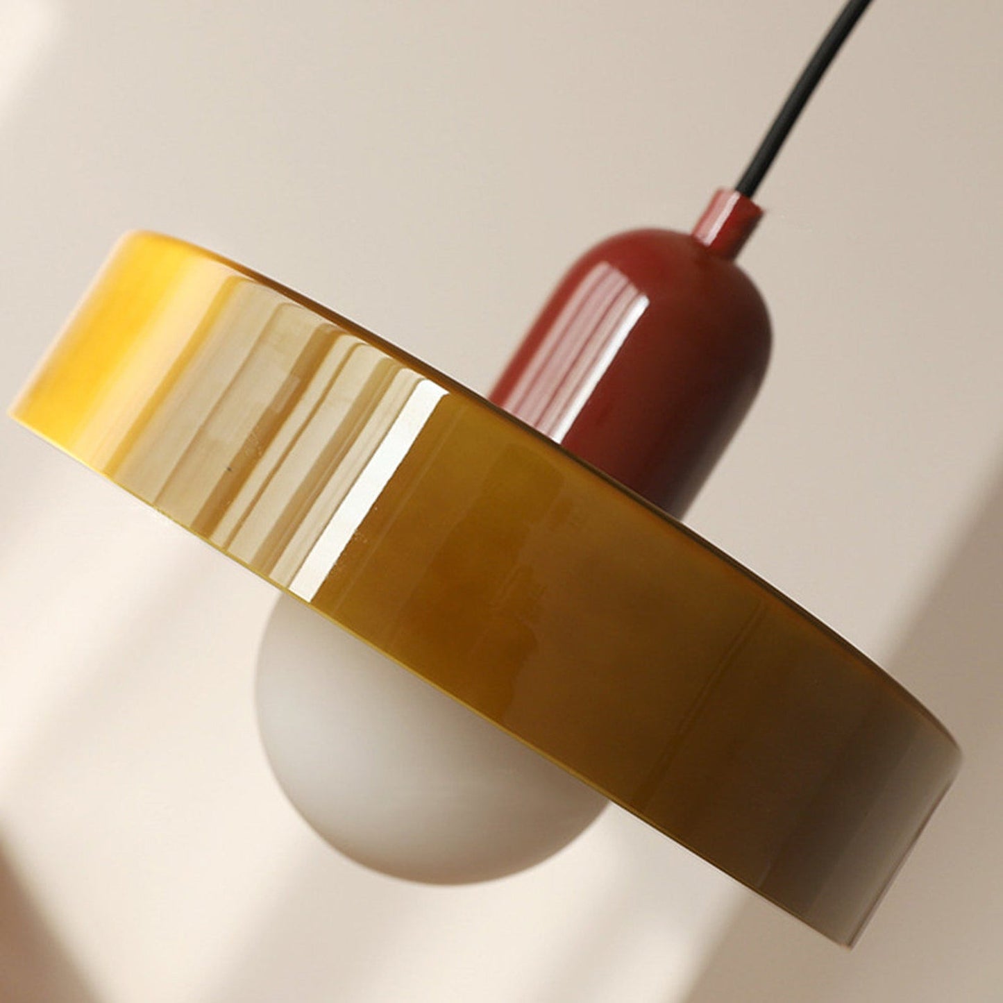 Vivolux | Pendelleuchte aus farbigem Glas | Elegante Hängeleuchte im Bauhaus-Stil | Designlampe für Wohnzimmer & Esszimmer