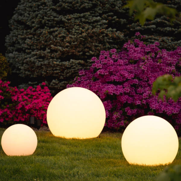 Vivolux | Wetterfestes Kugelförmiges LED Gartenlicht mit 16 Farben und Fernbedienung - Perfekt für Garten, Veranda & Party