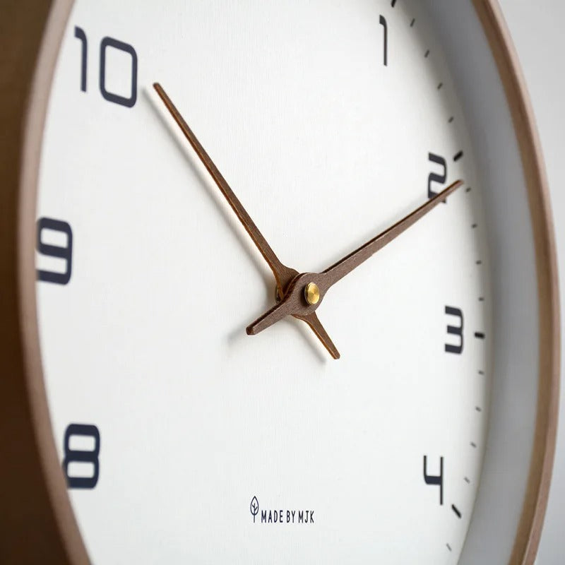 Vivolux | Minimalistische Wanduhr | Metall & Harz