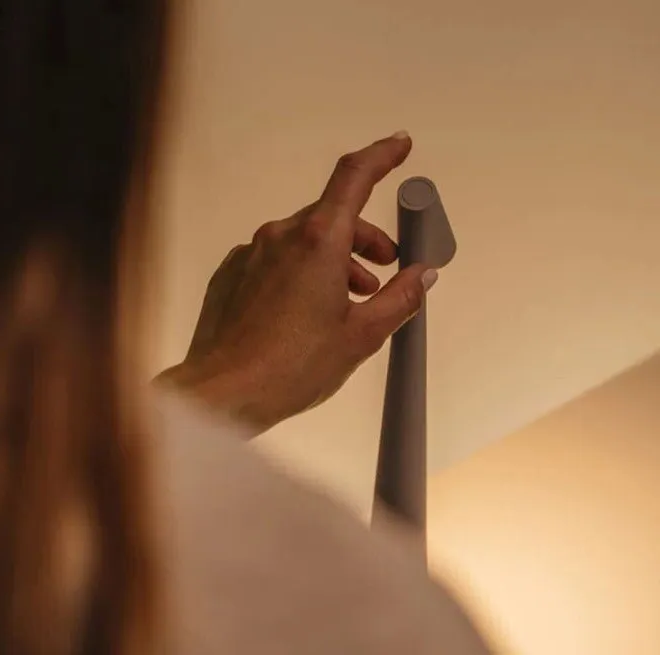Vivolux | Nordisch minimalistisches Design Stimmungslicht | Kabellos | LED | Leselampe | Esslampe