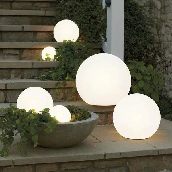 Vivolux | Outdoor Globe Light - Kabellos, Wetterfest, 16 Farben LED Kugelleuchte
