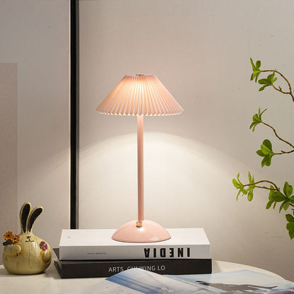 Vivolux | Zeitgenössische skandinavische wiederaufladbare Eisenstoff konische plissierte LED-Tischlampe für Nachttisch