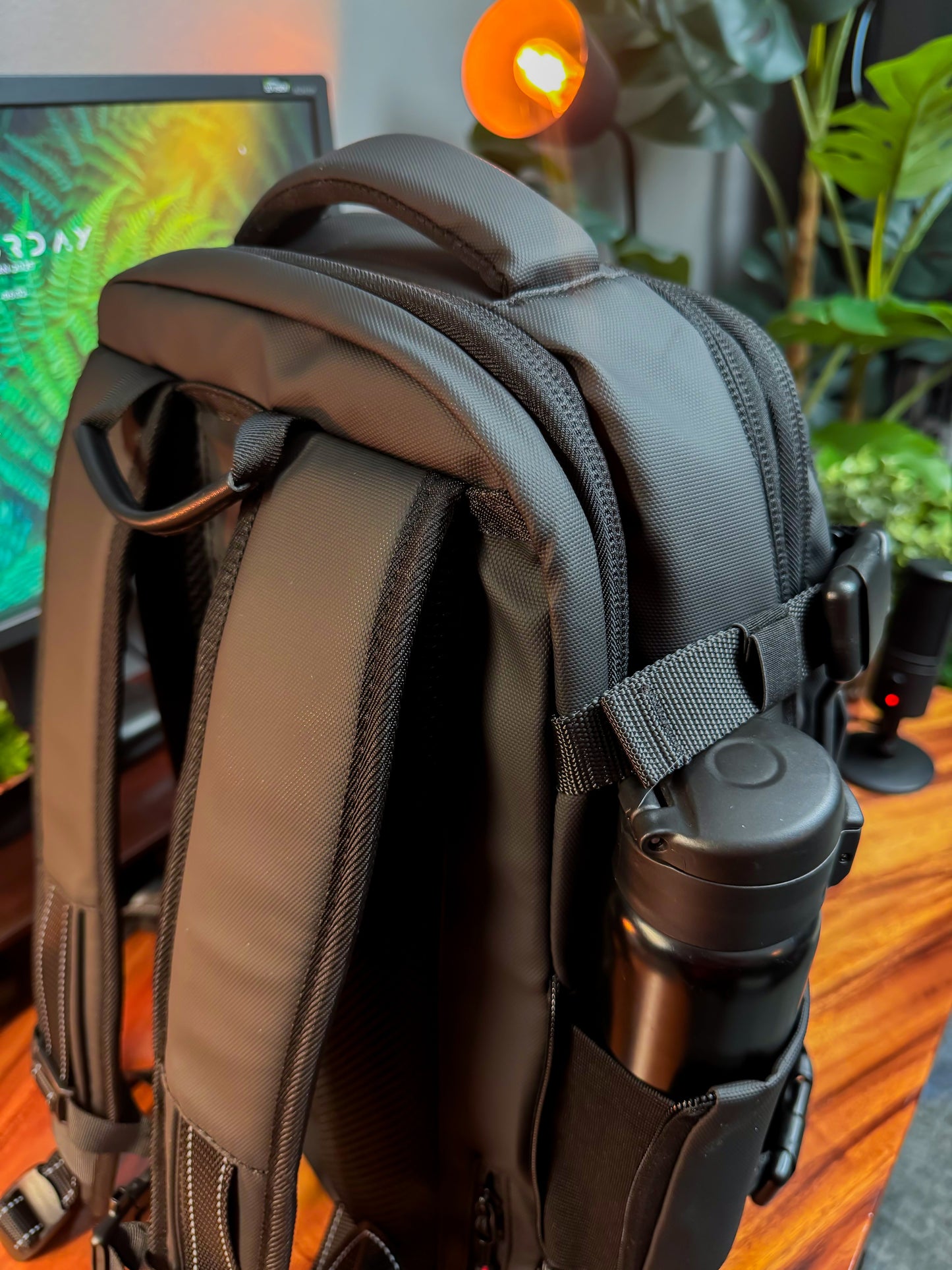 Vivolux | 17" Laptop-Rucksack mit Vakuumkompression leicht und geräumig