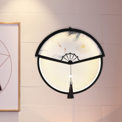 Vivolux | Boom/Berg Scene Wanddecoratie Lichte Chinese Metaal Zwarte Fan-Vormige LED Wandlamp met Kwast Knoop