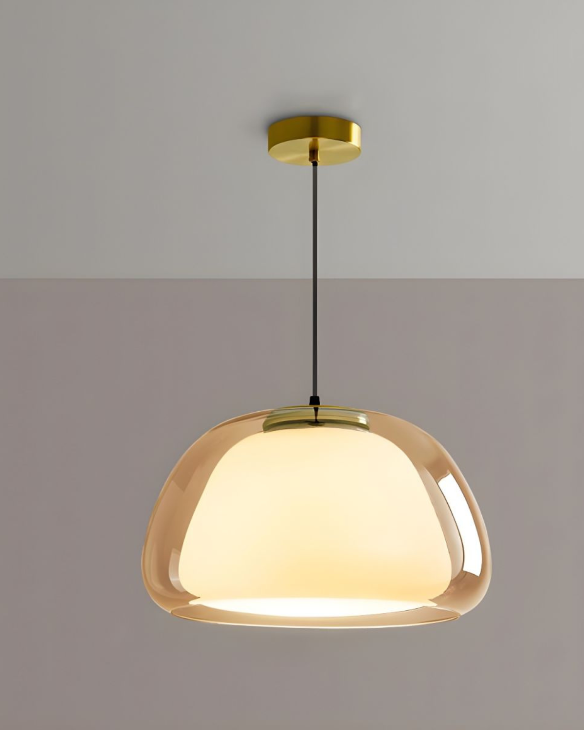 Vivolux | Elegante Lampe in Form einer Glaskuppel mit Kristallakzent