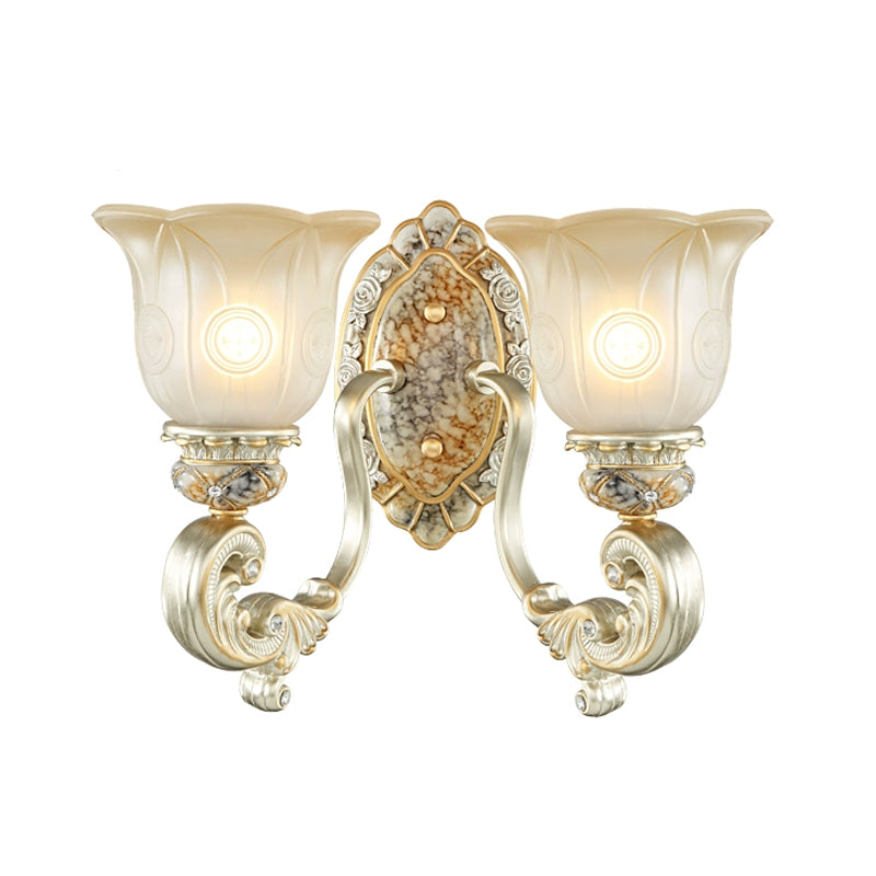 Vivolux | Vintage Scalloped Wandlamp 1/2-Licht Witte Glas Wandmontage Lamp in Goud voor Slaapkamer