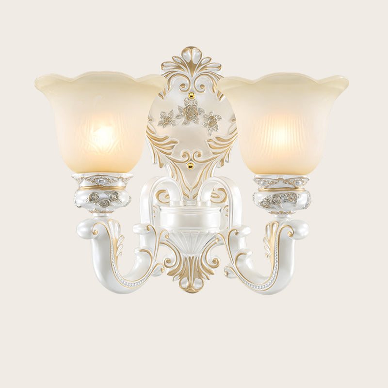 Vivolux | 1/2-Birnen Scalloped-Trim Glockenwandlampe Traditionell Weiß-Gold Mattglas Wandmontagebeleuchtung